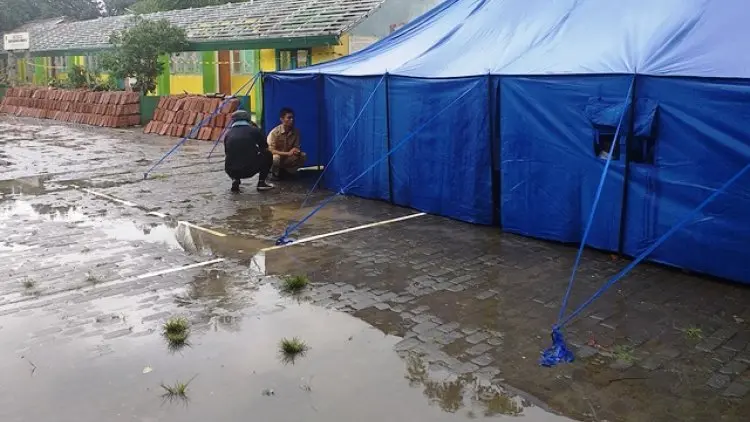 Guru SDN Ciri Mekar 2 Menduga Atap Bangunan Ambruk Tak Sesuai Spesifikasi