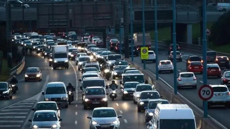 Di Barcelona Mobil Tua Dilarang Beroperasi