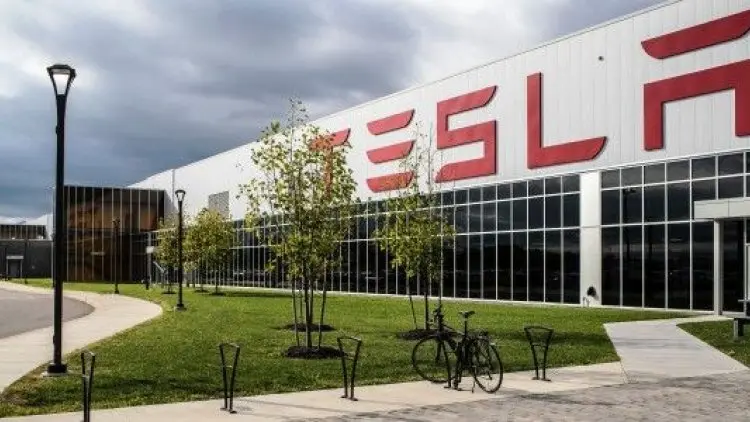 Tesla Siapkan 'Gigafactory' Baru di Jerman