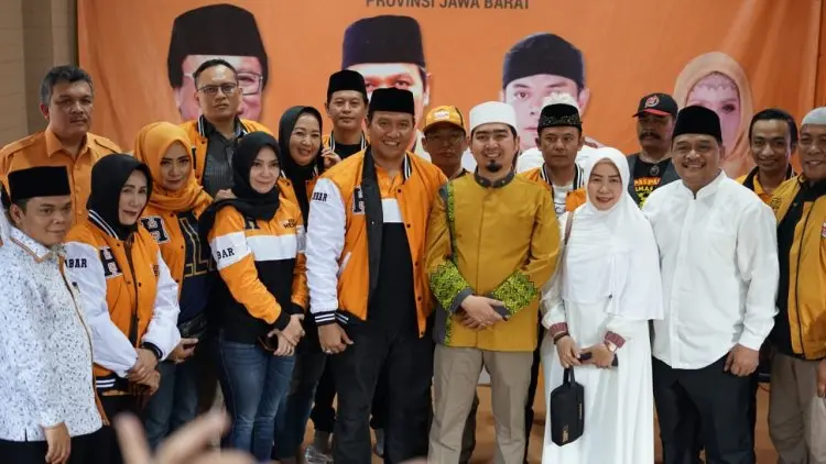 Ustaz Solmet Warnai Tabligh Akbar HUT-13 Hanura di Bandung