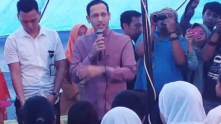 Kunjungi SDN Ciri Mekar 2,  Menteri Nadiem Makarim Berikan Bantuan Ini