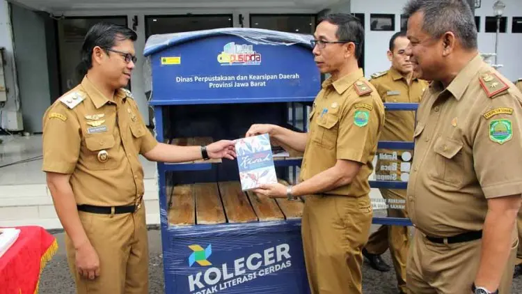 Pemkab Subang Serahkan Kolecer ke 7 Kecamatan