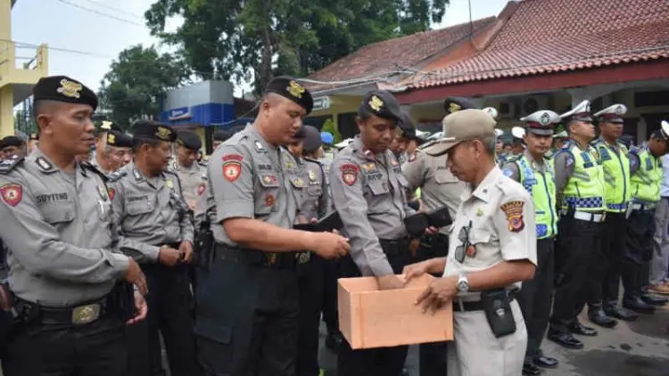 Polres Cirebon Kota Galang Donasi untuk Korban Bencana di Bogor