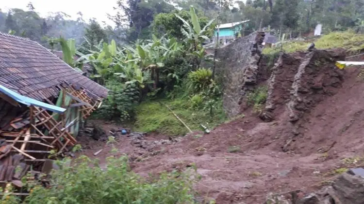 Selama 2019, Bencana di Garut Hancurkan 316 Rumah