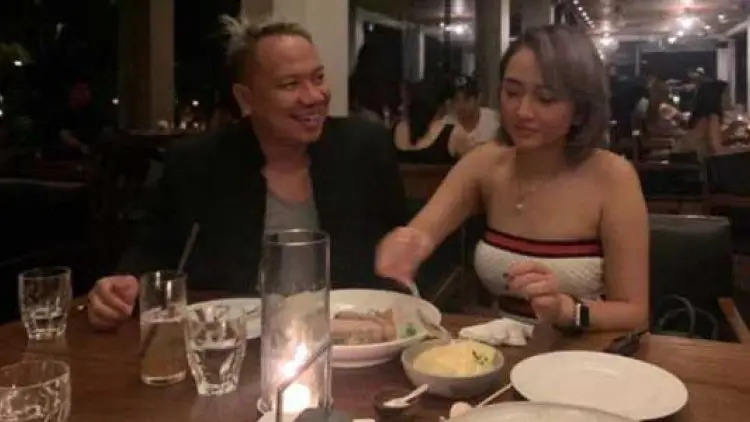 Bikin Heboh, Foto Vicky Prasetyo Ngedate bareng DJ Cantik