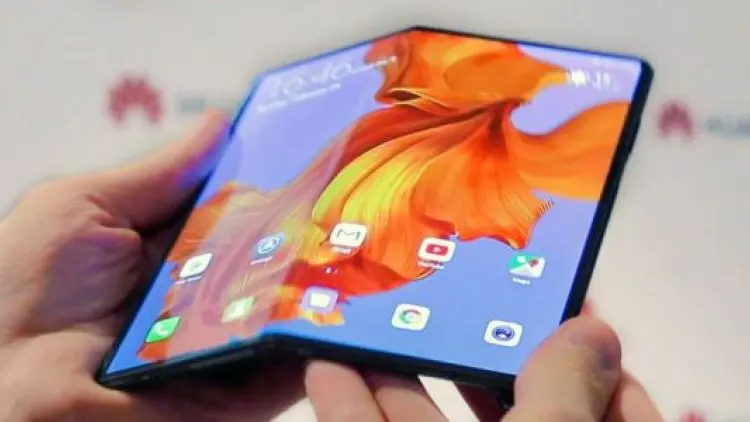 Huawei Sebut Jual 100.000 Unit Mate X per Bulan