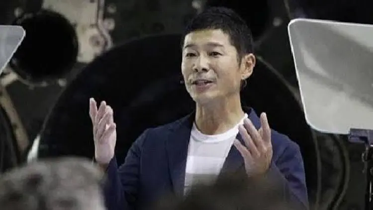 Miliarder Jepang Cari Kekasih untuk Keliling Bulan