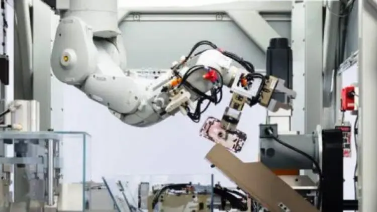 Gunakan Robot Daisy, Apple Daur Ulang iPhone