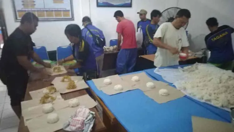 Dinsos Kota Cirebon salurkan Konsumsi bagi Korban Banjir