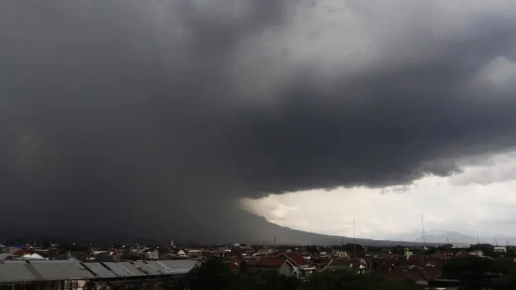 7 Suara Misterius yang Pernah Terdengar dari Langit