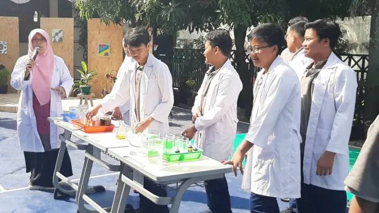 Ekskul Riset, Melatih Kepribadian dan Keterampilan Anak