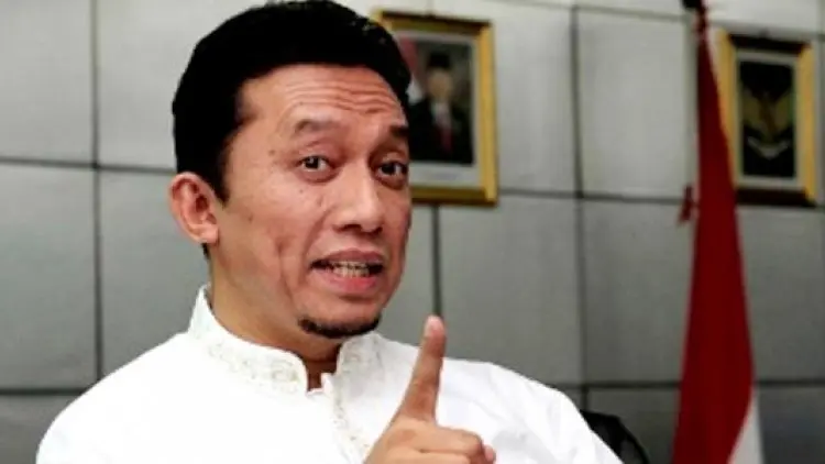 Tifatul Sembiring: Kontaklah Daripada di Medsos