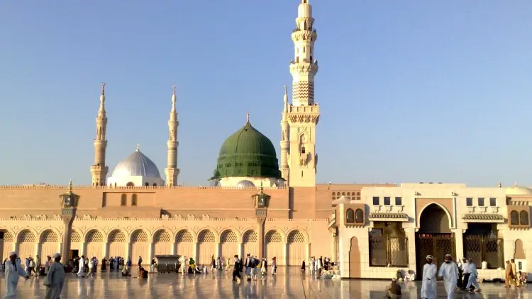 Benarkah dalam Masjid Nabawi ada Kubur Rasulullah?