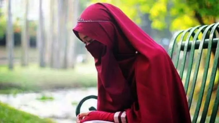 Perlukah Jilbab Diberi Label Halal?