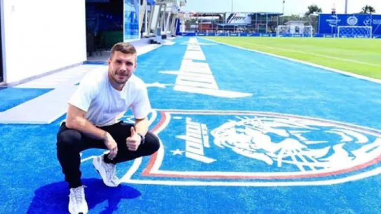 Tiba di Malaysia, Podolski Gabung ke JDT?