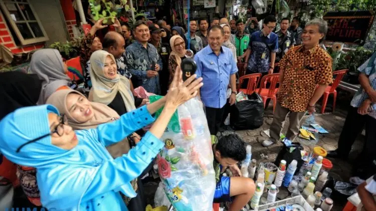 Belajar Mengolah Sampah dari Kampung Cibuntut