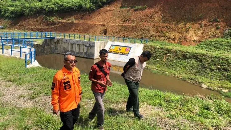 Retakan Tanah Terjadi di Lokasi SPAM Gambung di Desa Mekarsari