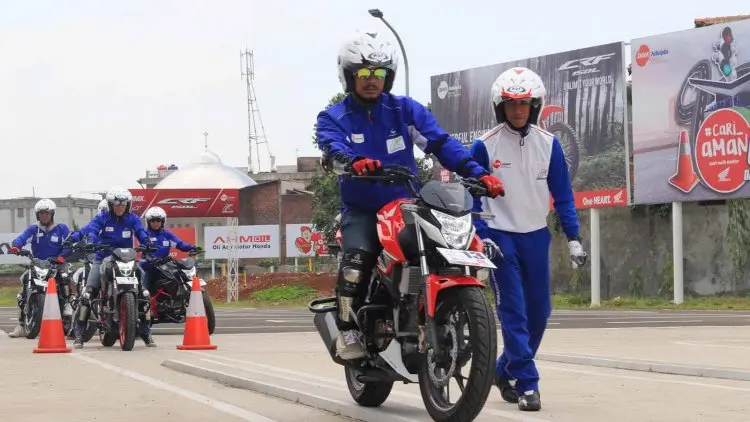 DAM Ajak Para MC Jajal Safety Riding Center