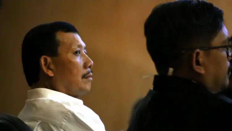 Foto: Keterangan Saksi Kasus Suap Iwa Karniwa 