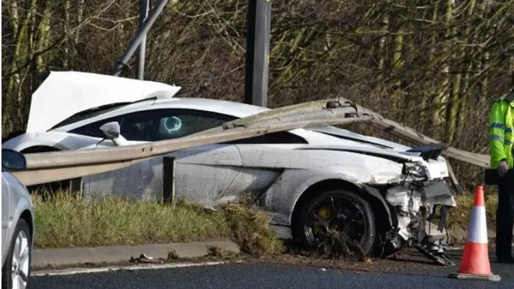Horor...Lambo Kiper Man-U Kecelakaan, Begini Kondisinya