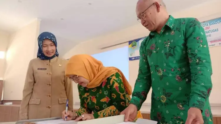 Euis Purnama Dilantik Menjadi Ketua MKKS SMK Kota Bandung