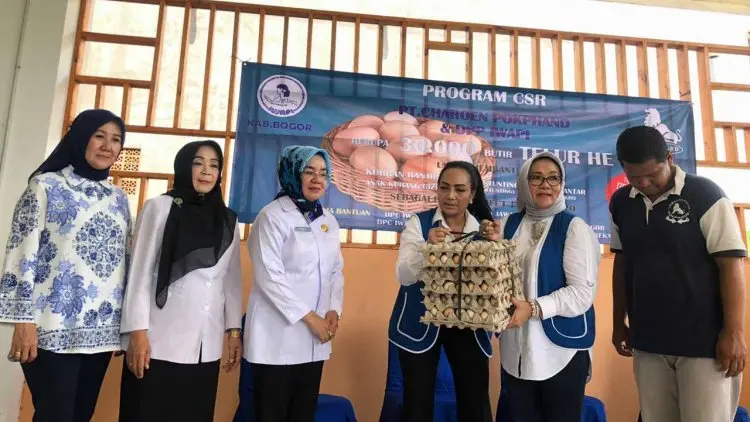 Iwapi dan PT CPI Berikan 30 Ribu Telur Ayam kepada Korban Bencana Alam Kabupaten Bogor