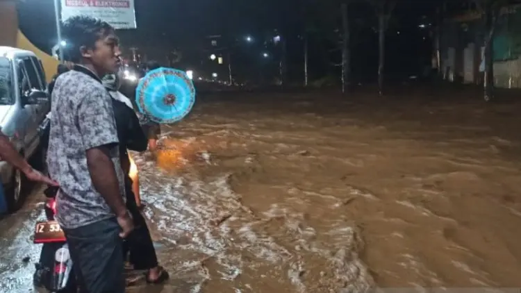 Banjir di Bayongbong Garut Gara-gara Penyumbatan Drainase