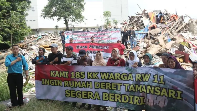 Warga Tamansari Datangi DPR RI