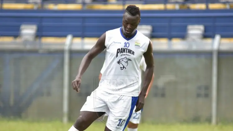 Soal Eze Tak Bisa Main Lawan Persib, Ini Penjelasan Manajemen
