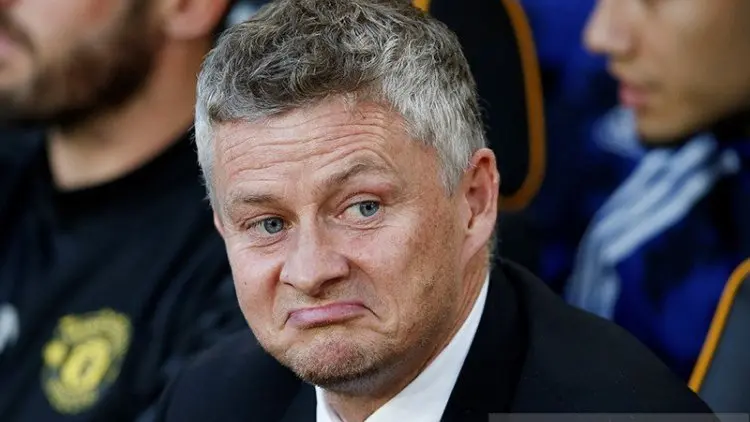 Fans MU Murka, Minta Solskjaer Digantikan Pochettino