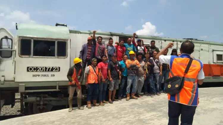 Setelah 36 Tahun, Stasiun Garut Akhirnya Disinggahi Lokomotif