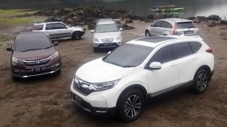 Rayakan 20 Tahun Honda CR-V, HPM Gelar 'Touring'