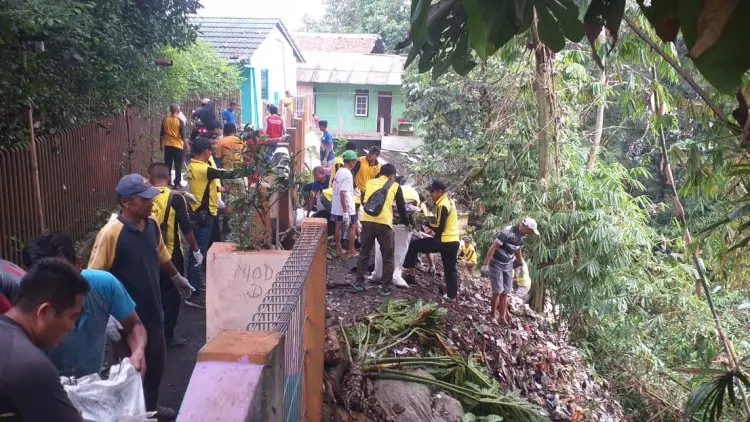 200 Karung Sampah Berhasil Diangkut Dari Cibalok