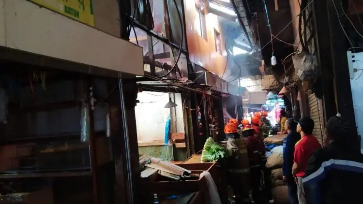 48 Jongko Sayur di Pasar Induk Caringin Hangus Dilalap Api