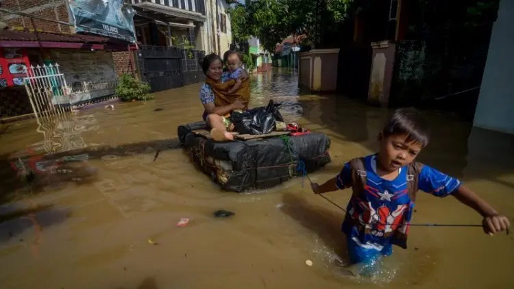 Aliran Listrik di Dayeuhkolot Dipadamkan Terkait Banjir
