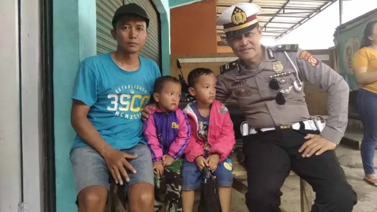 Polisi Pertemukan Orang Tua Dua Balita yang Tersesat