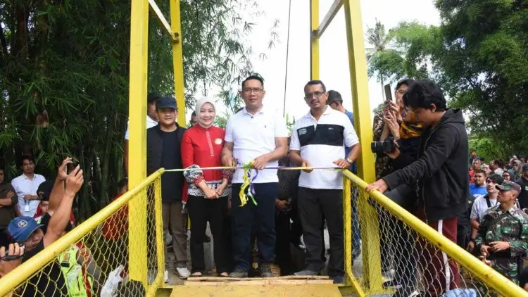 Ridwan Kamil: Anak Sekolah di Garut Tak Perlu Lagi Gunakan Rakit