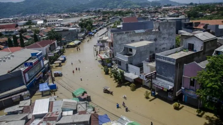 413 Sekolah Masih Terendam Banjir di Kabupaten Bandung