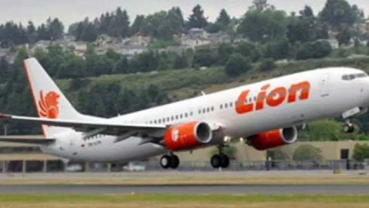 Merokok di Pesawat, Penumpang Lion Air Diamankan