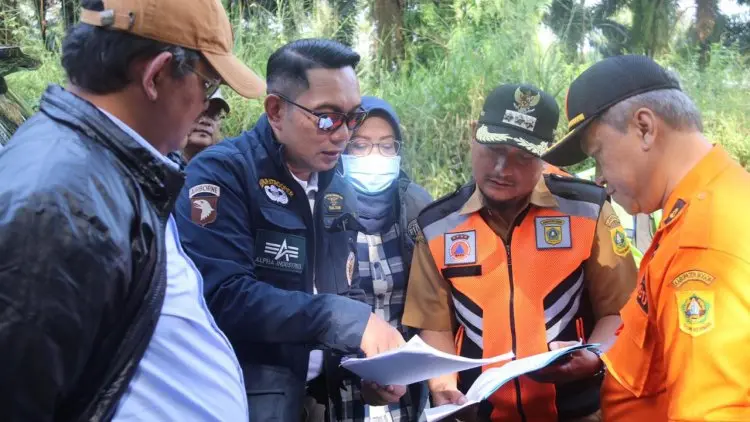 Ridwan Kamil Survei Calon Lahan Relokasi Pengungsi