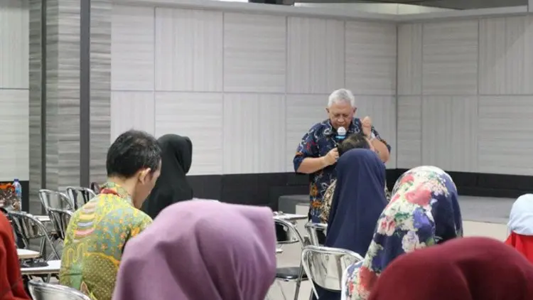Pakar: Anak Risiko Tinggi Karies Gigi
