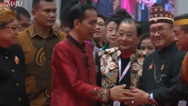 Hadiri Perayaan Imlek Nasional, Jokowi Kenakan Cheongsam