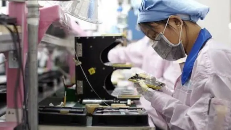 Virus Corona, Produksi iPhone 9 Terancam Mundur