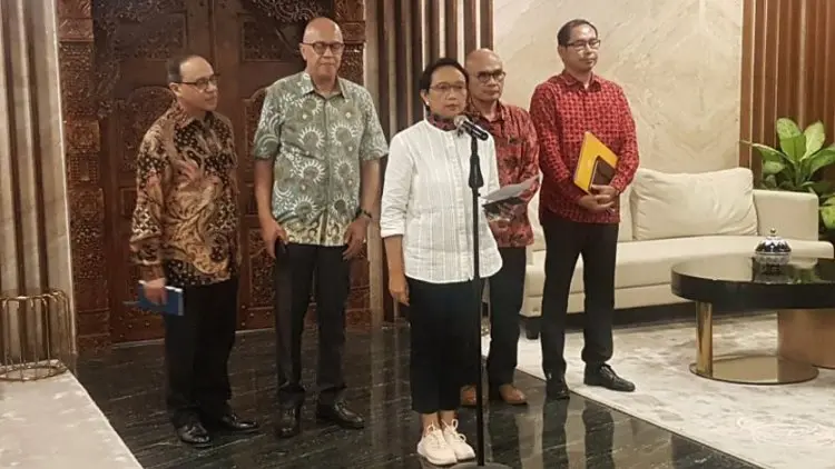 Menlu: Penjemputan WNI dari Wuhan Dilakukan dalam 24 Jam