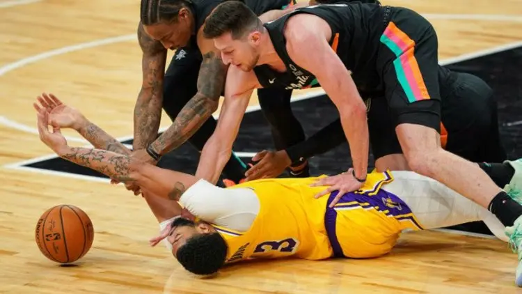 Bukan LeBron, Davis yang Kali Ini Jadi Pahlawan Lakers