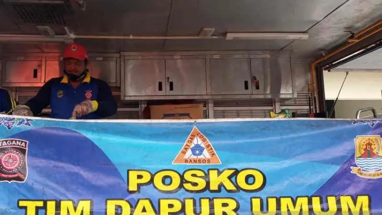 Dinsos Kabupaten Cirebon Dirikan Dapur Umum untuk Korban Puting Beliung