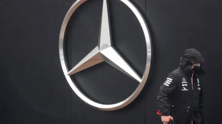 Mercedes-Benz Masif Produksi Sedan dan SUV Listrik EQ
