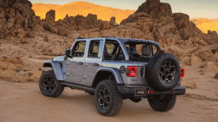 Fiat Chrysler Produksi Jeep - Alfa Romeo Listrik di Polandia