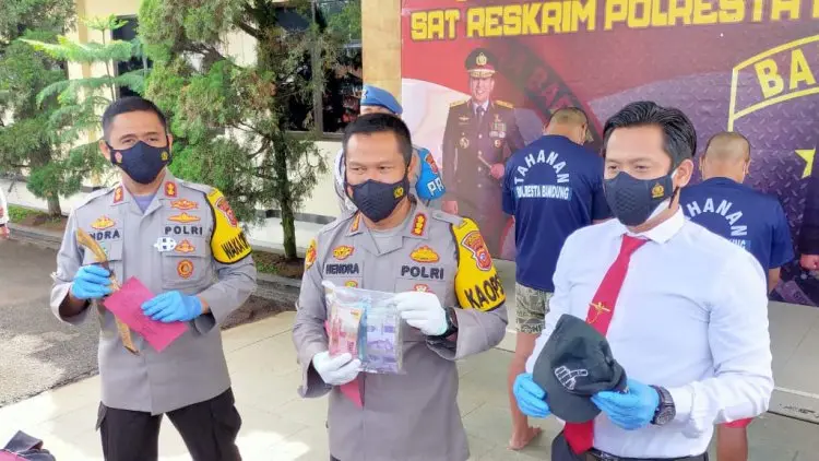 Polisi Bekuk Dua Pelaku Perampokan Mini Market di Rancaekek