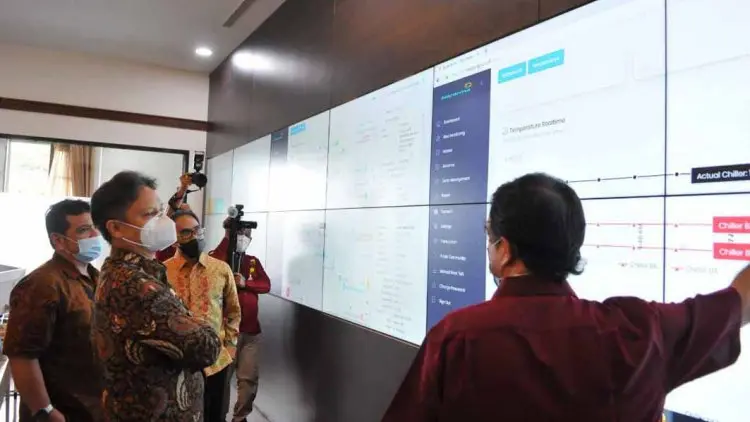Command Center Holding BUMN Farmasi Pantau Distribusi Vaksin Covid-19